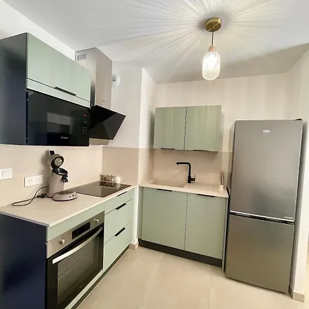 1 Bedroom Near The Center For 2-4 People Apartmán